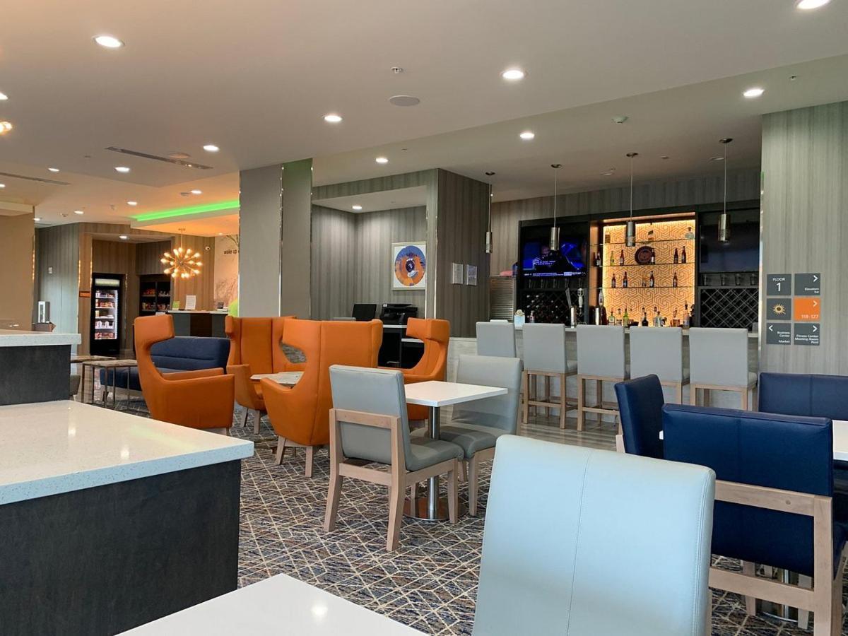 La Quinta by Wyndham Opelika Auburn Hotel Bagian luar foto